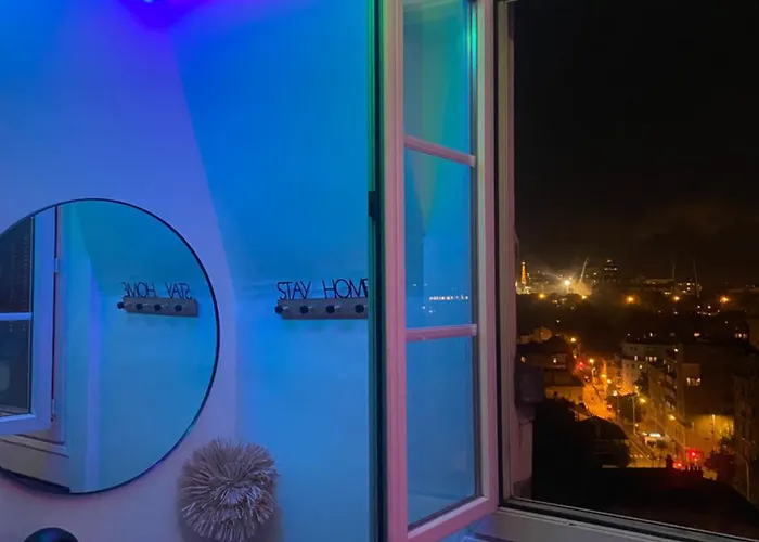 Appartement Vue Tour Eiffel Ligne 14 A Cote De Paris