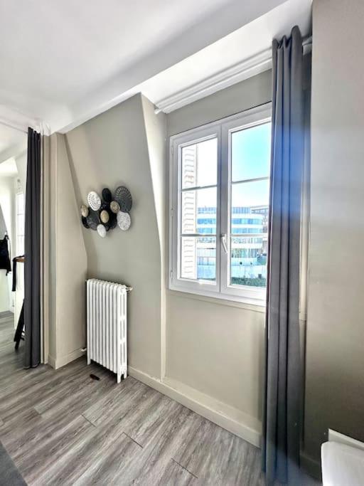 Apartment Vue Tour Eiffel Ligne 14 A Cote De Paris