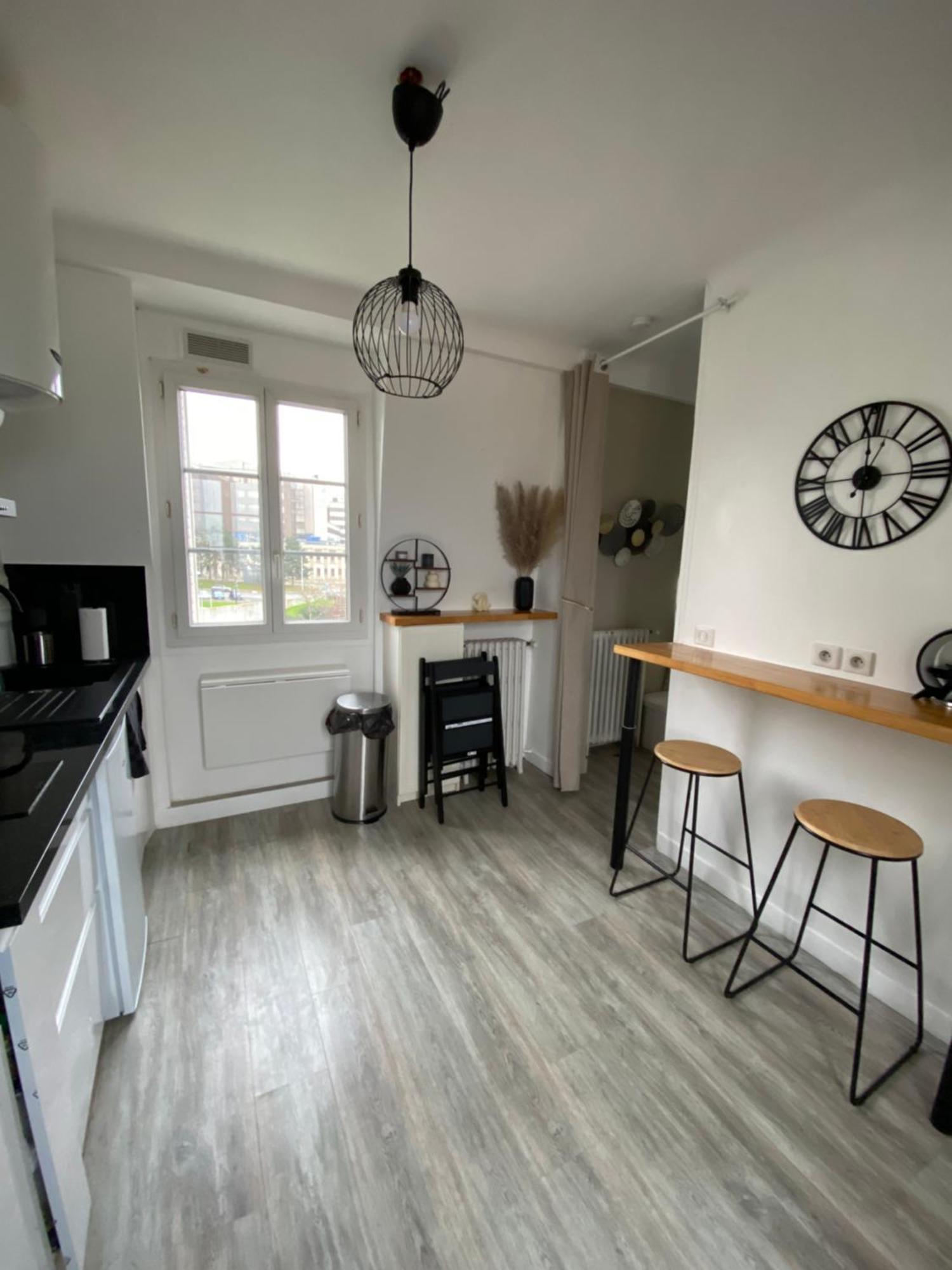 Apartment Vue Tour Eiffel Ligne 14 A Cote De Paris Gentilly